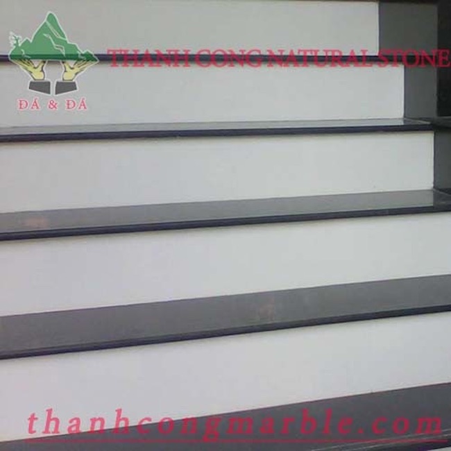 Cổ cầu thang đá trắng muối 01