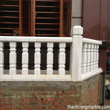 Con tiện đá trắng sữa